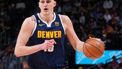 阵容齐整却遭四连败 西部第一的掘金怎么了？